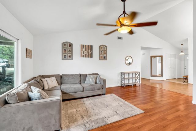 323 Emerald Oak Dr, Galt, CA 95632