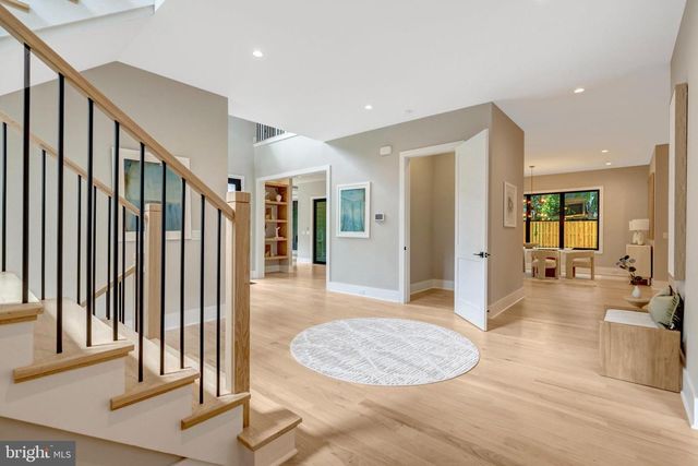 7400 CHURCHILL RD, Mclean, VA 22101