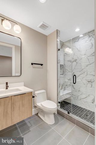 7400 CHURCHILL RD, Mclean, VA 22101