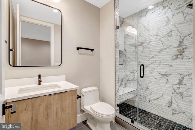 7400 CHURCHILL RD, Mclean, VA 22101