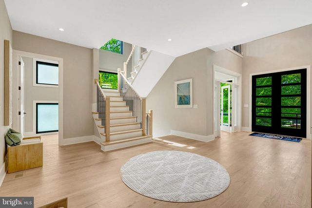 7400 CHURCHILL RD, Mclean, VA 22101