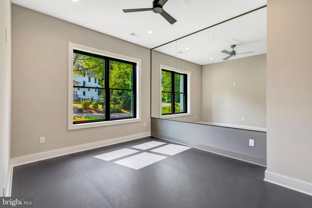 7400 CHURCHILL RD, Mclean, VA 22101