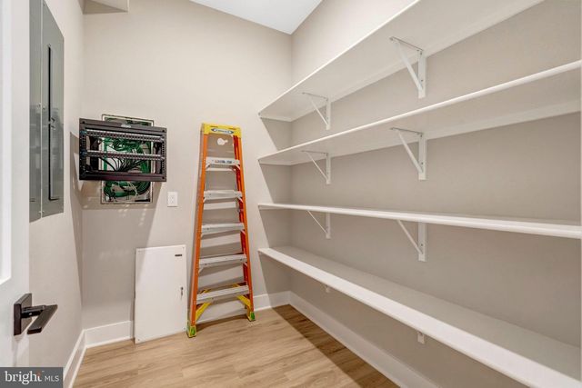 7400 CHURCHILL RD, Mclean, VA 22101