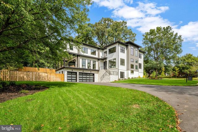 7400 CHURCHILL RD, Mclean, VA 22101