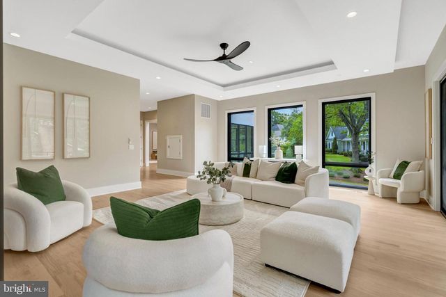 7400 CHURCHILL RD, Mclean, VA 22101