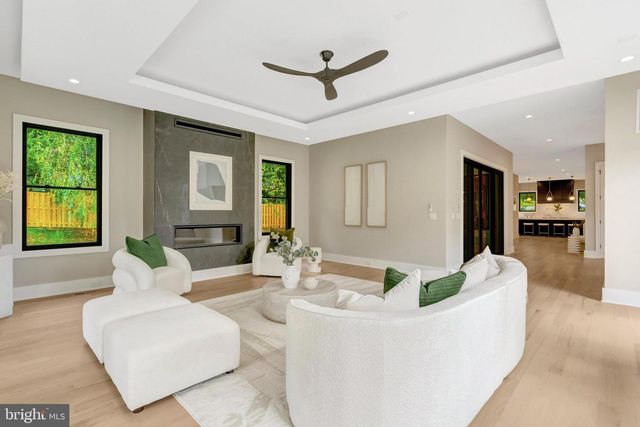 7400 CHURCHILL RD, Mclean, VA 22101