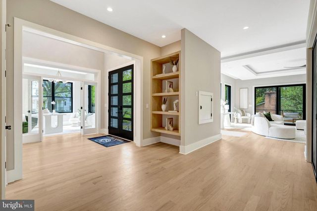 7400 CHURCHILL RD, Mclean, VA 22101