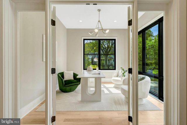 7400 CHURCHILL RD, Mclean, VA 22101