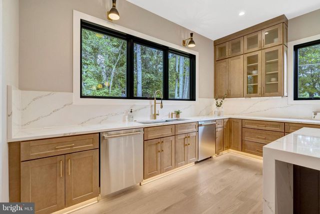 7400 CHURCHILL RD, Mclean, VA 22101