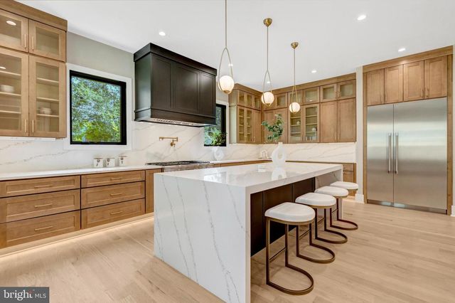 7400 CHURCHILL RD, Mclean, VA 22101