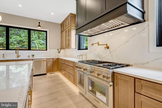 7400 CHURCHILL RD, Mclean, VA 22101