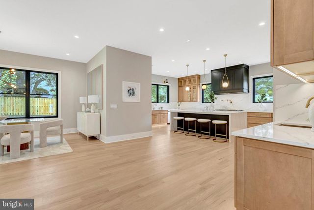 7400 CHURCHILL RD, Mclean, VA 22101