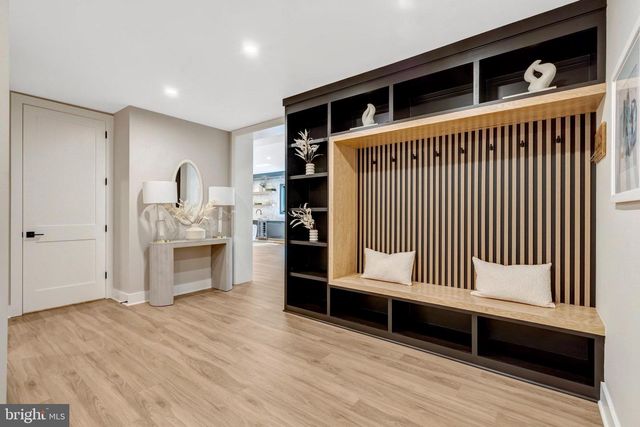 7400 CHURCHILL RD, Mclean, VA 22101