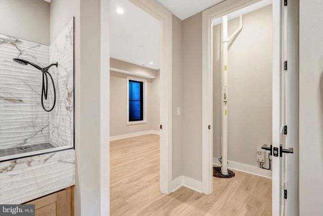 7400 CHURCHILL RD, Mclean, VA 22101