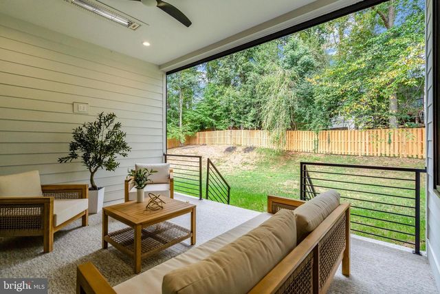 7400 CHURCHILL RD, Mclean, VA 22101