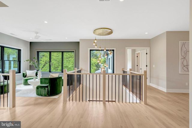 7400 CHURCHILL RD, Mclean, VA 22101