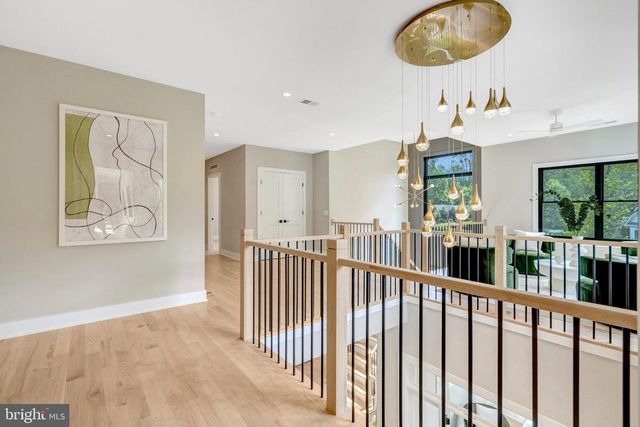 7400 CHURCHILL RD, Mclean, VA 22101