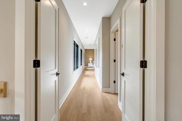 7400 CHURCHILL RD, Mclean, VA 22101