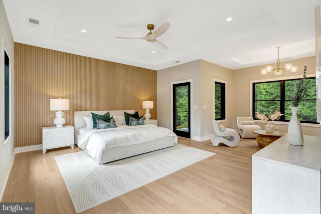 7400 CHURCHILL RD, Mclean, VA 22101