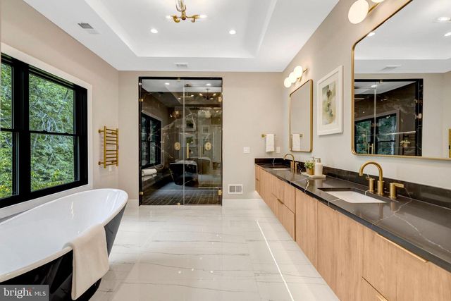 7400 CHURCHILL RD, Mclean, VA 22101