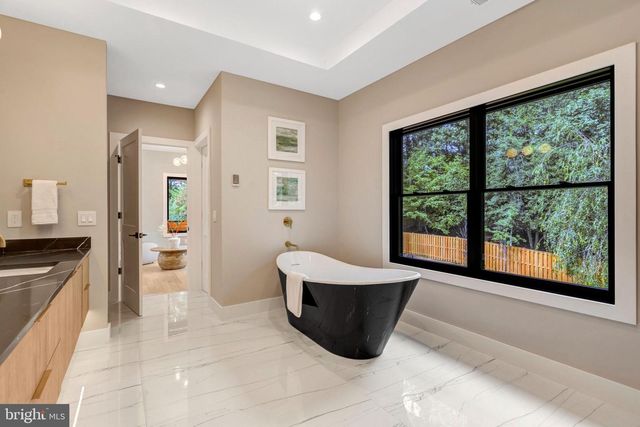 7400 CHURCHILL RD, Mclean, VA 22101