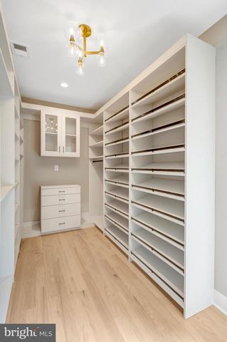 7400 CHURCHILL RD, Mclean, VA 22101