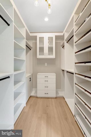 7400 CHURCHILL RD, Mclean, VA 22101