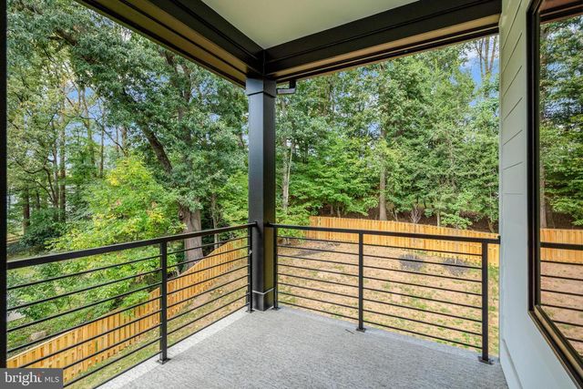 7400 CHURCHILL RD, Mclean, VA 22101