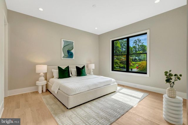 7400 CHURCHILL RD, Mclean, VA 22101