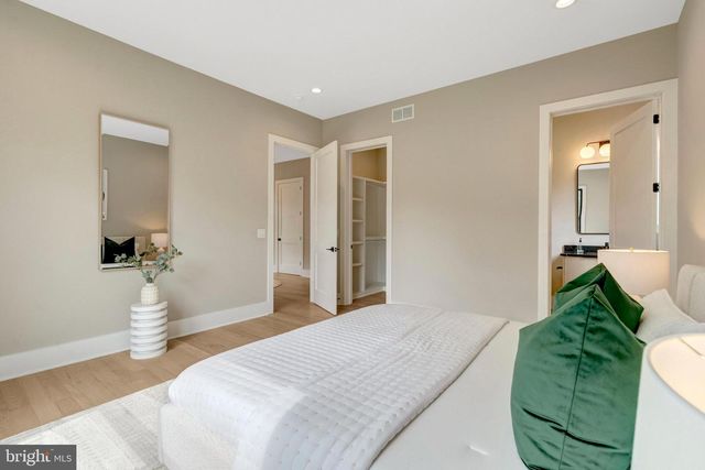 7400 CHURCHILL RD, Mclean, VA 22101