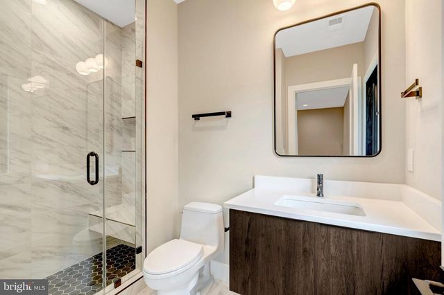 7400 CHURCHILL RD, Mclean, VA 22101