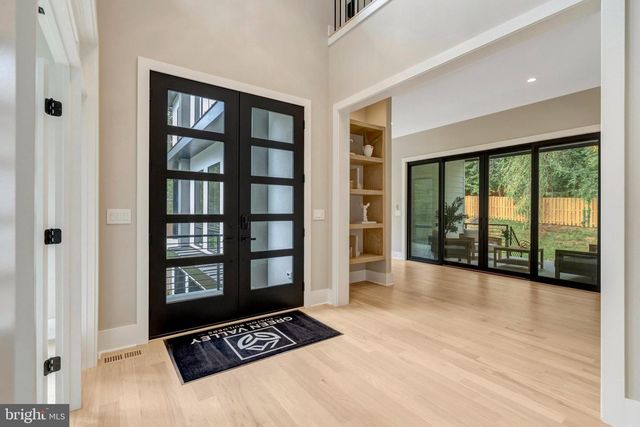 7400 CHURCHILL RD, Mclean, VA 22101