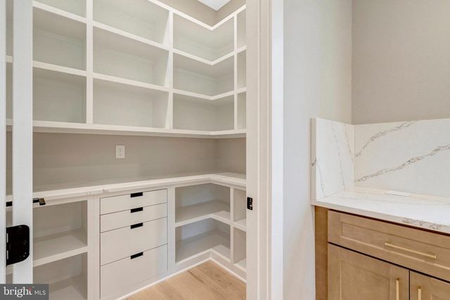 7400 CHURCHILL RD, Mclean, VA 22101