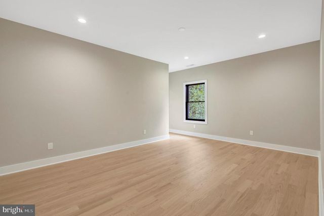 7400 CHURCHILL RD, Mclean, VA 22101