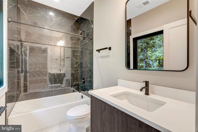 7400 CHURCHILL RD, Mclean, VA 22101