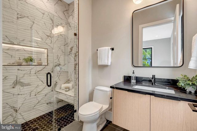 7400 CHURCHILL RD, Mclean, VA 22101