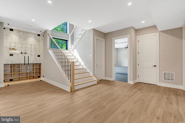 7400 CHURCHILL RD, Mclean, VA 22101