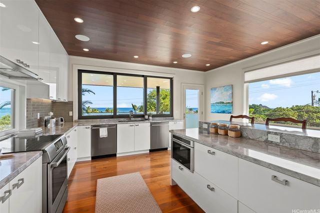 851 Aalapapa Drive, Kailua, HI 96734