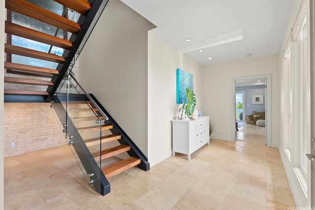 851 Aalapapa Drive, Kailua, HI 96734