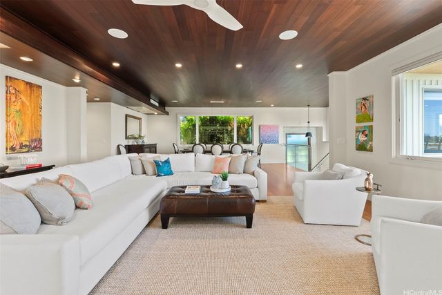 851 Aalapapa Drive, Kailua, HI 96734