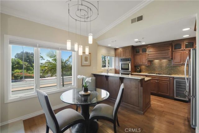 401 Seaward Road 6, Corona Del Mar, CA 92625