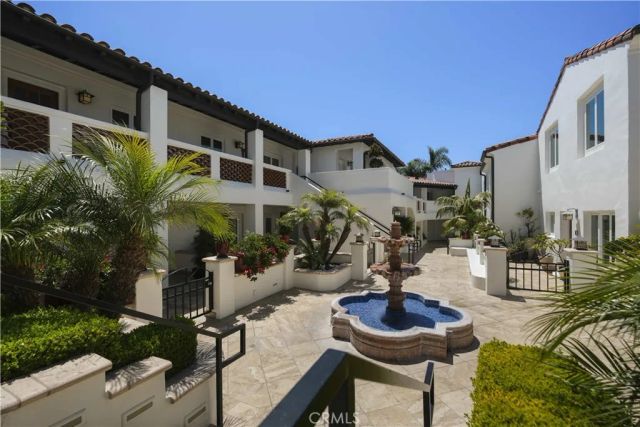 401 Seaward Road 6, Corona Del Mar, CA 92625