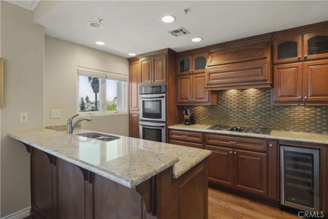 401 Seaward Road 6, Corona Del Mar, CA 92625