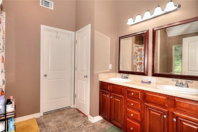 2314 Robin Drive, Loganville, GA 30052