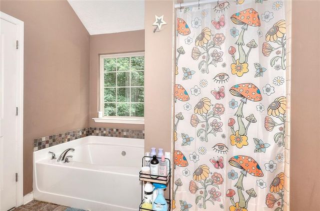 2314 Robin Drive, Loganville, GA 30052