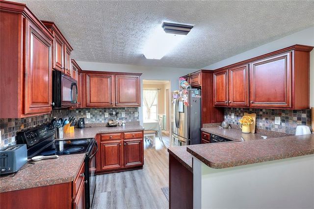 2314 Robin Drive, Loganville, GA 30052