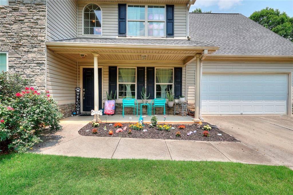 2314 Robin Drive, Loganville, GA 30052