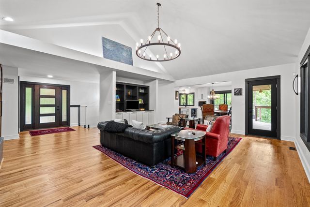 628 Chesterfield Cir, Clarksville, TN 37043