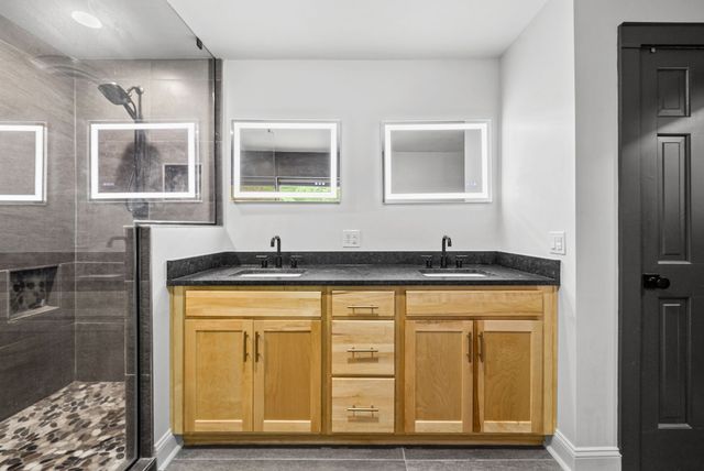628 Chesterfield Cir, Clarksville, TN 37043