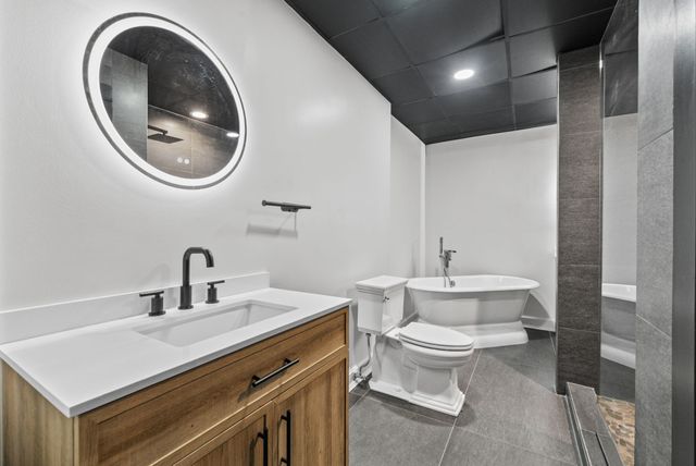 628 Chesterfield Cir, Clarksville, TN 37043